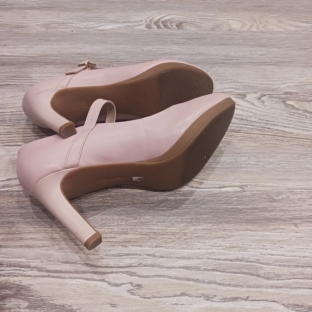 Clarks Classic Mary Jane Pumps in Blush Pink - - Picture 13 of 16